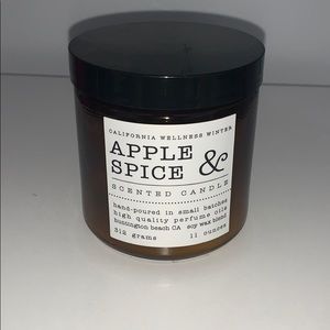 Apple and spice scented candle